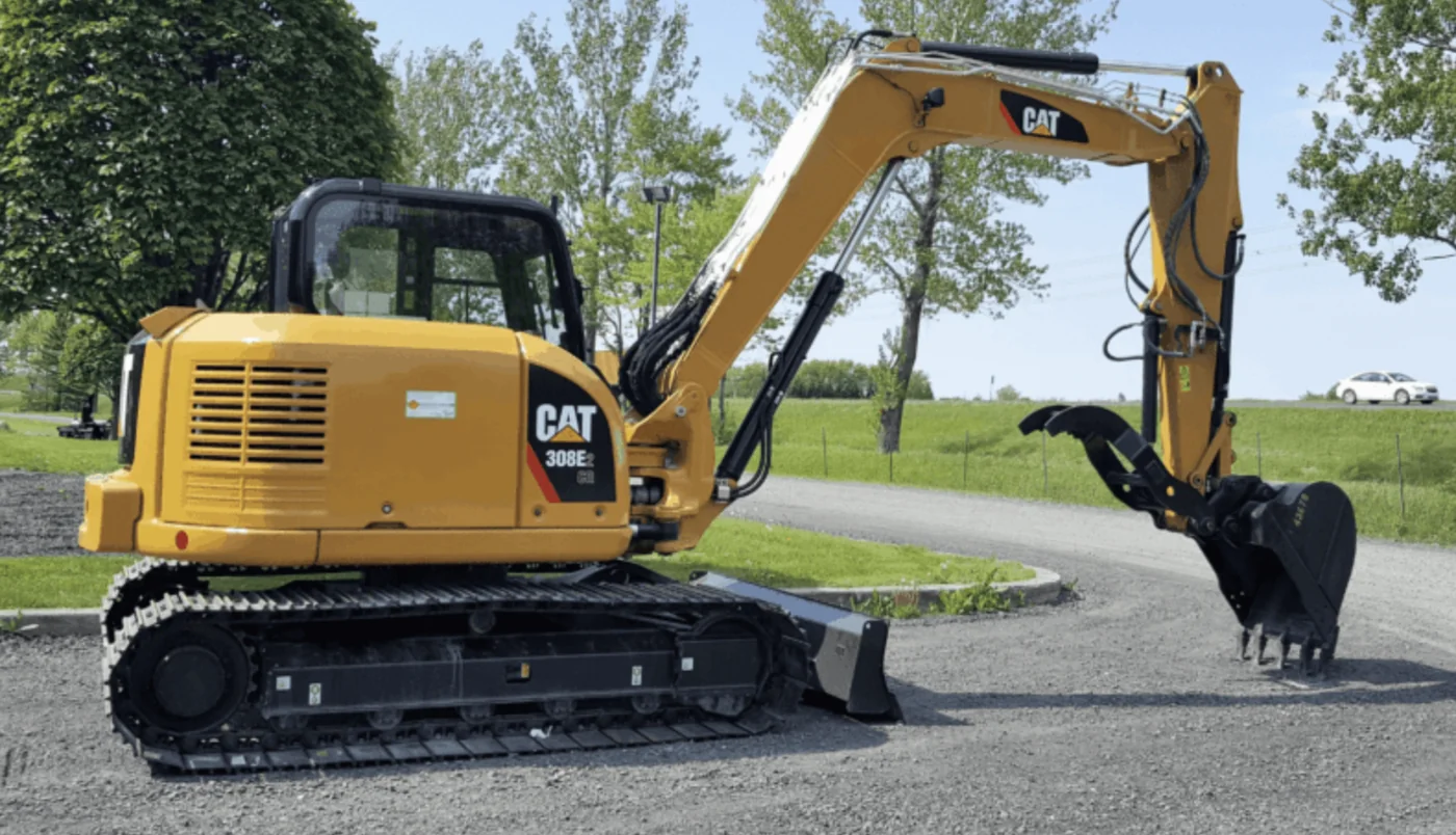 Pelle mecanique Caterpillar 308E - exemple de pelle moyenne 8 tonnes en location chez Benco